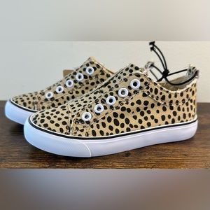 Thereabouts Toddler Girl Button Tan Cheetah Print Sneakers NWT Size todd…